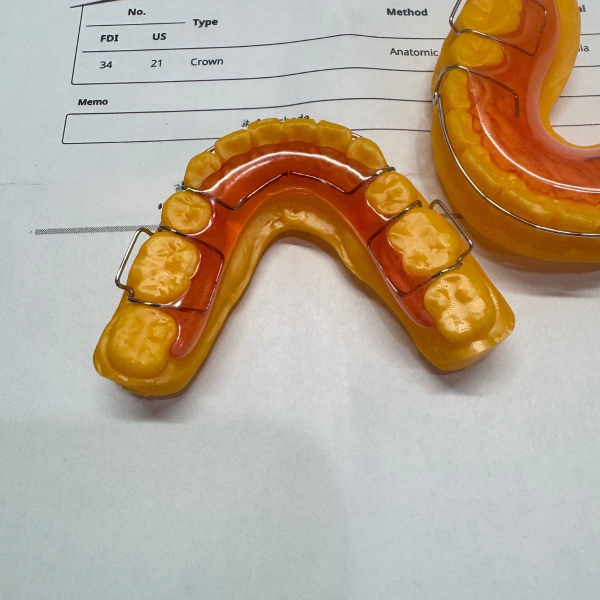 Premium B2B Hawley retainer manufacturing and orthodontic lab outsourcing for US clinics